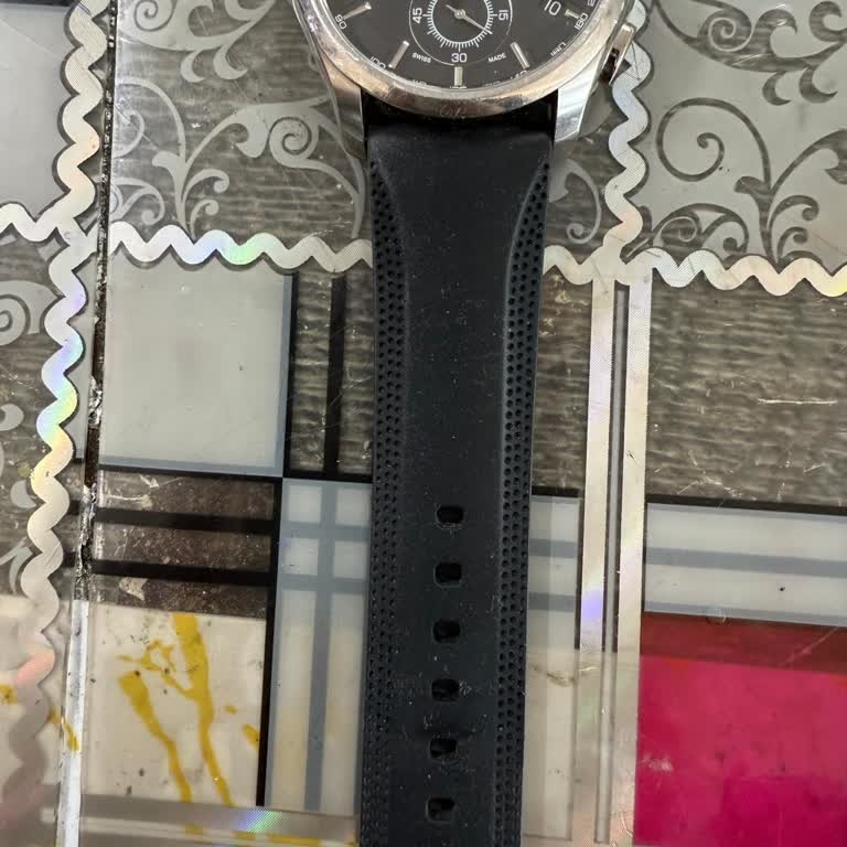 Silikon Saat Kordonu Toz Topluyor Mağaza İlgisiz Ve Çözüm Sunmuyor