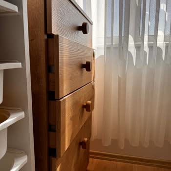 İki Yıldır Çözülemeyen Şifonyer Sorunu: Çekmeceler Sürekli Açık Kalıyor