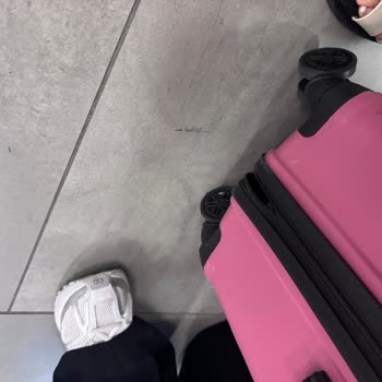 Ajet Uçuşunda Hasarlı Bagaj Ve Başvuru Sürecinde Yaşanan Mağduriyet