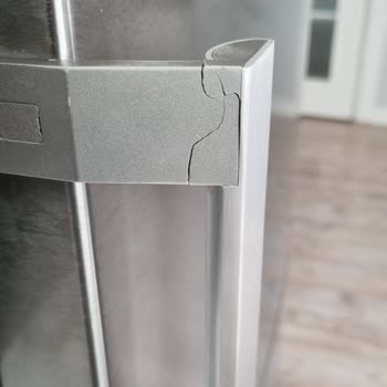 Vestel Buzdolabı Kapağında Pas Lekeleri Ve Kulp Çatlağı Mağduriyeti