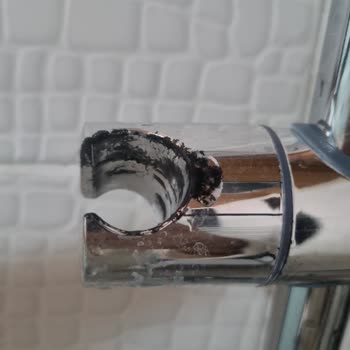 Paslanmaz Diye Satılan Duş Setinde Boya Atması Ve Paslanma Sorunu Yaşadım