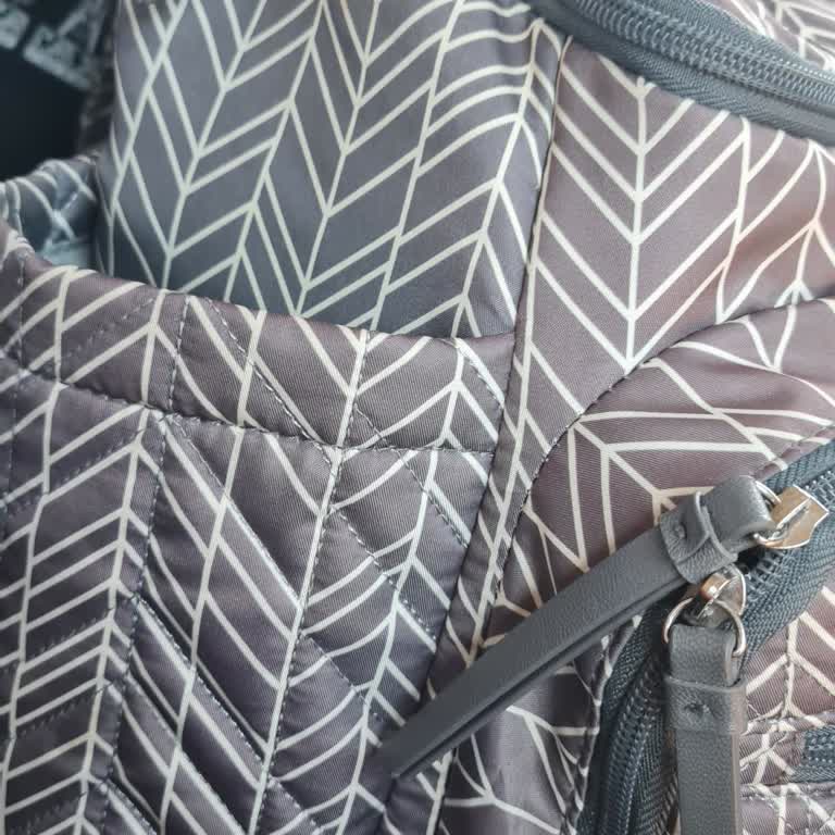 Kısa Sürede Renk Solması Yaşatan Skiphop Sırt Çantası Hayal Kırıklığı Yarattı