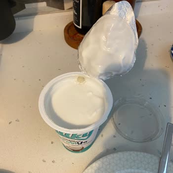 Nilky Hindistan Cevizi Yoğurdunda Son Kullanma Tarihi Geçmemiş Üründe Küf Ve Tekrarlayan Bozukluk Sorunu