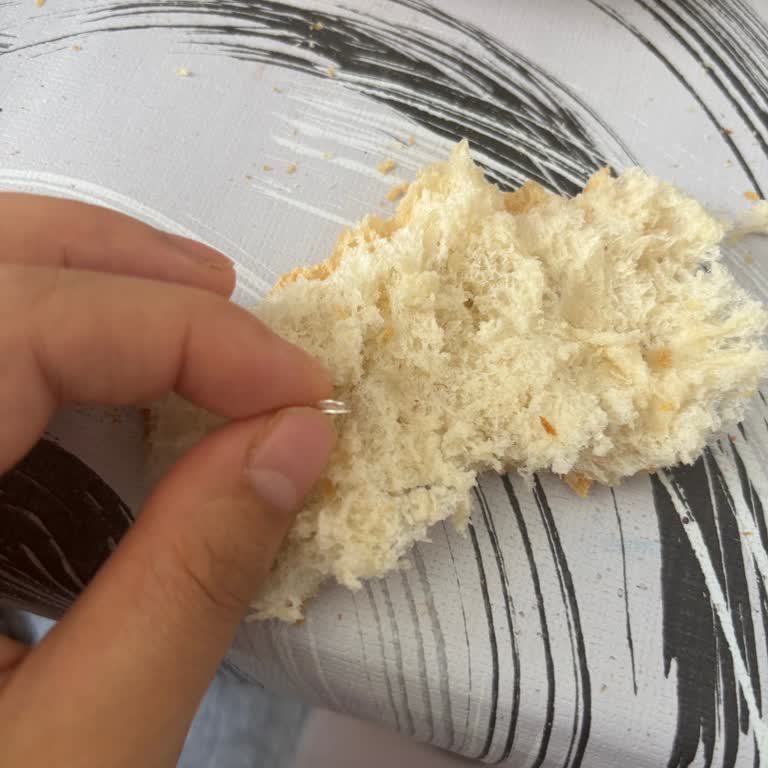 Ekmeğin İçinden Cam Parçası Çıktı: Aile Sağlığımız Tehlikede!