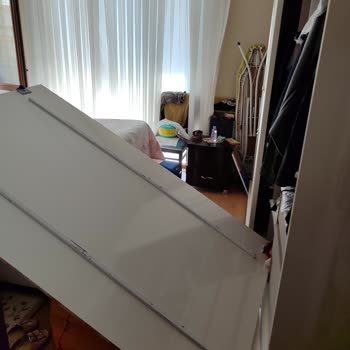 Gardırop Kapak Arızası Çocuğumun Güvenliğini Tehlikeye Attı