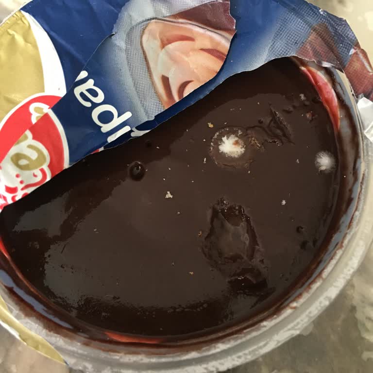 BİM'den Aldığım Eker Puding Küflü Çıktı, Açıklama Bekliyorum