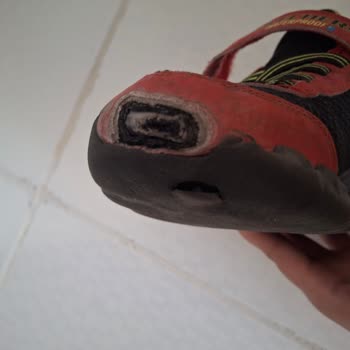 Kısa Sürede Hasar Gören Ayakkabılar İçin İade Veya Değişim Talebi