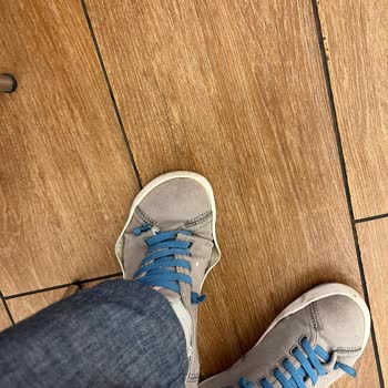 10 Günde Yırtılan Ayakkabı Ve Mağazadan İlgisizlik