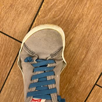 10 Günde Yırtılan Ayakkabı Ve Mağazadan İlgisizlik