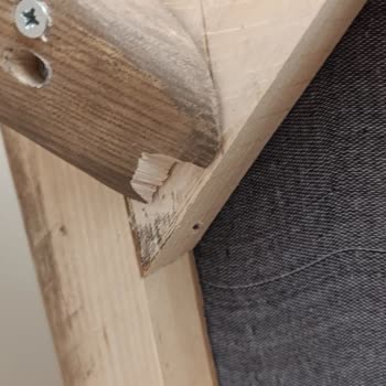 Montaj Sırasında Kırılan Koltuk Ve TV Ünitesi Üç Haftadır Çözülmüyor