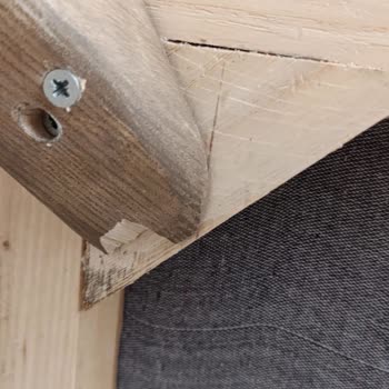 Montaj Sırasında Kırılan Koltuk Ve TV Ünitesi Üç Haftadır Çözülmüyor