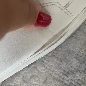 İki Kere Giyilen Ayakkabıda Dikiş Patladı, Ücret İadesi İstiyorum