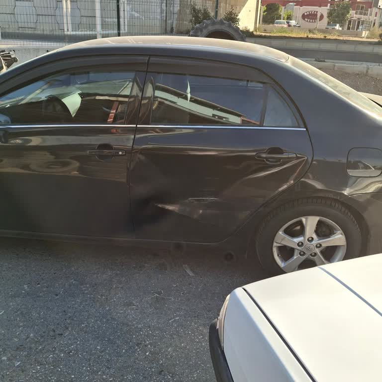 Kapı Göçüğü İçin Teslim Ettiğim Aracım Serviste Gereksiz Yere Bekletildi Ve Bilgilendirilmedim