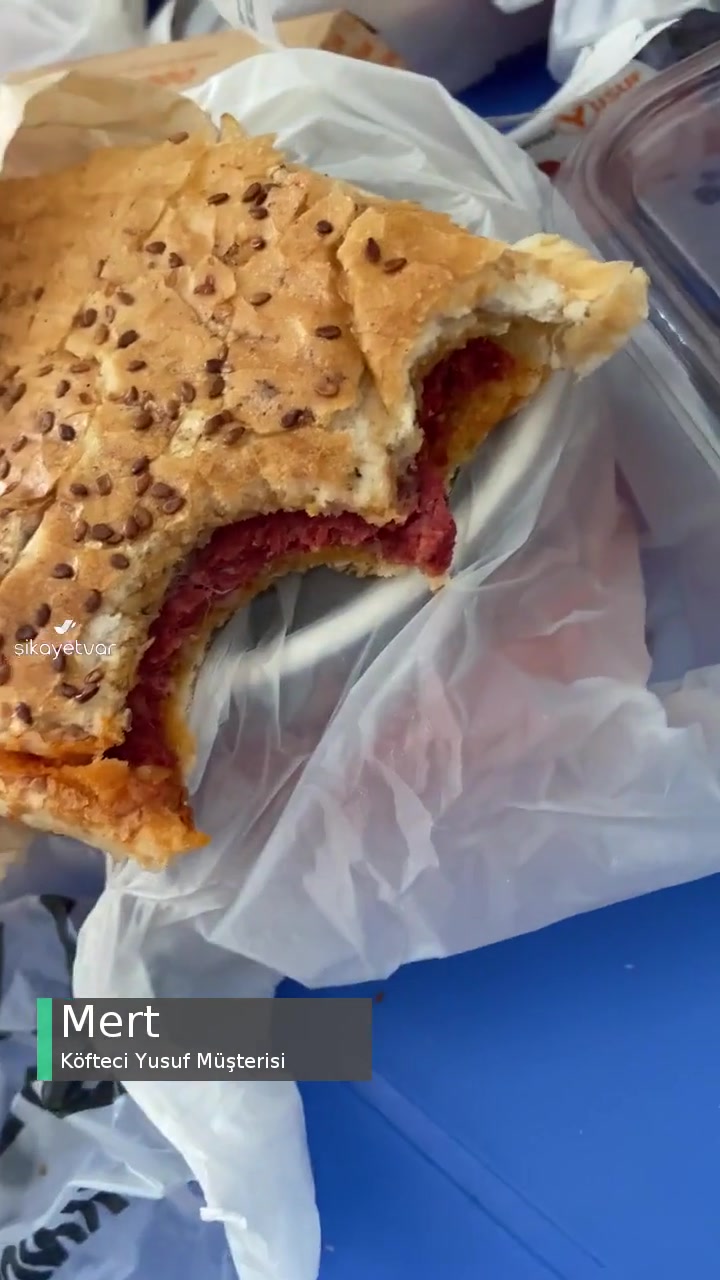 Köfteci Yusuf Tostta Kıl Şikayetim videonun kapak resmi