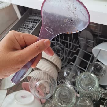 Bulaşık Makinesi Temiz Yıkamıyor, Servis Sorunu Çözmüyor