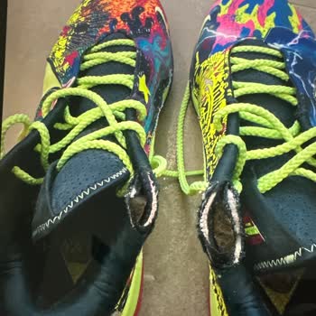 Nike Mağazasından Aldığım Ayakkabı Kısa Sürede Yırtıldı, Mağaza İlgisizliği ve Hatalı İnceleme