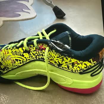 Nike Mağazasından Aldığım Ayakkabı Kısa Sürede Yırtıldı, Mağaza İlgisizliği ve Hatalı İnceleme