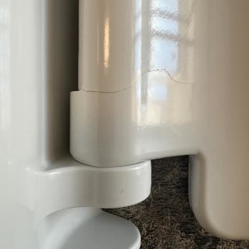 Kısa Sürede Çatlayan Klozet Kapağına Değişim Reddi