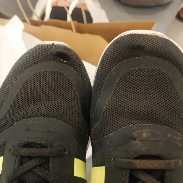 3 Ayda Yırtılan Çocuk Spor Ayakkabısı İçin Değişim Talebim Reddedildi