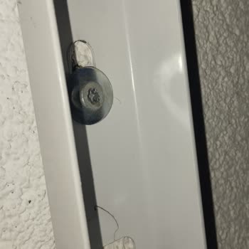 Klima Dış Ünitesinin Eksik Vida İle Montajı Ve Servis İlgisizliği