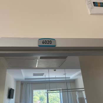 Hastane Personelinin İlgisizliği Ve Fiziksel Koşullardaki Eksiklikler