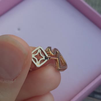 Swarovski Kolyemde Renk Değişimi Ve Çözüm Eksikliği