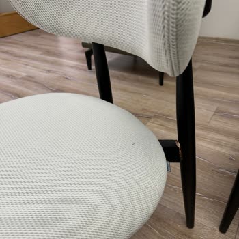 Bir Yıldır Kırık Sandalyenin Değişimi Yapılmıyor!