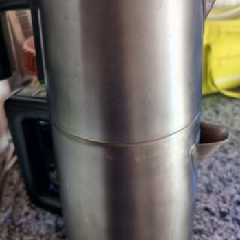 Arızalı Çay Makinesi: Sürekli Sorun, Çözüm Yok!