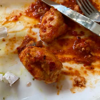 Tavuk Dünyası Bir Daha Gelirmiyim Buraya Yemek Yemeye Bilemiyorum