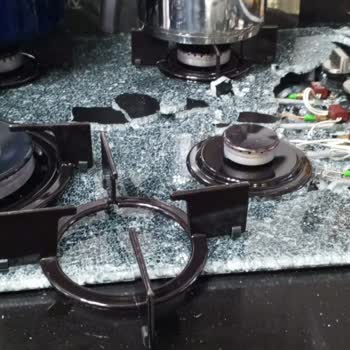 Beko Ankastre Ocakta Ani Cam Patlaması Sonucu Sağlık Ve Güvenlik Tehlikesi