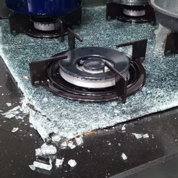 Beko Ankastre Ocakta Ani Cam Patlaması Sonucu Sağlık Ve Güvenlik Tehlikesi