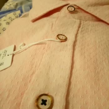Aldığım Gömlek Kullanılmış Ve Yanlış Etiketli Geldi, Müşteri Memnuniyeti Yok