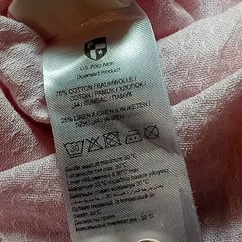 Aldığım Gömlek Kullanılmış Ve Yanlış Etiketli Geldi, Müşteri Memnuniyeti Yok