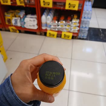 Son Kullanma Tarihi Geçmiş Süt Satışı Ve Yetersiz Ürün Denetimi