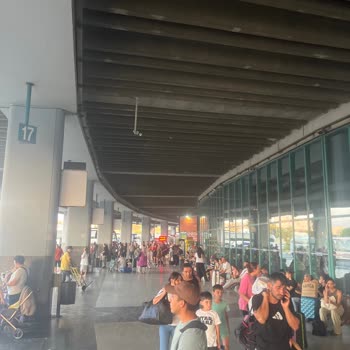 Gebze İzmir Otobüsü Rötar Yaptı Bilgi Verilmedi Sıcakta Mağdur Edildik