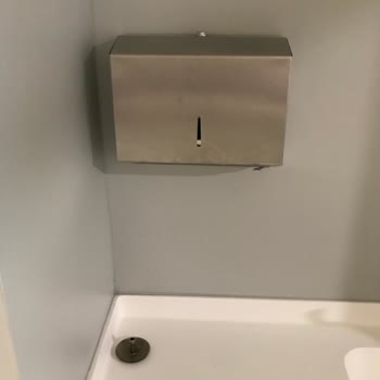 Hastane Odasında Temel İhtiyaçların Karşılanmaması Ve İlgisizlik