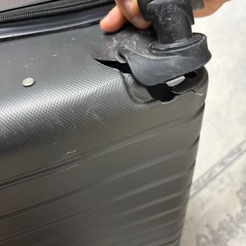 Yolculuk Sonrası Bavulumun Tekerlekleri Kırıldı, Mağduriyetimin Giderilmesini İstiyorum