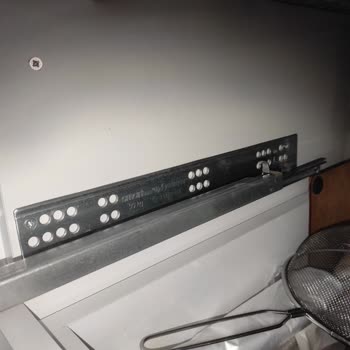 Smart Slide Rayların Tırnaklarının Kırılması Ve Destek Talebi