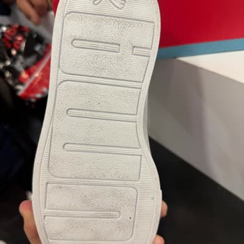 Kullanılmış Ayakkabı Satışı Ve Çözüm Sunulmayan Mağduriyet