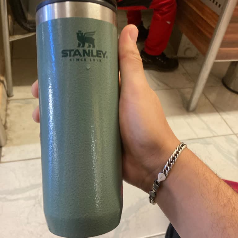 Stanley Termos Kapağı Patladı, Sıcak Suyla Yanık Oluştu