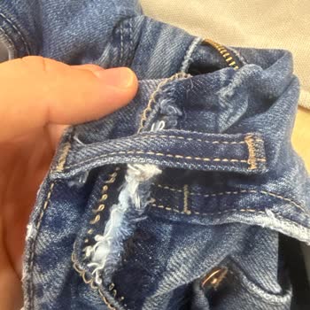 Aynı Model Jean Pantolonlarda Tekrarlayan Yırtılma Sorunu Ve Mağduriyet