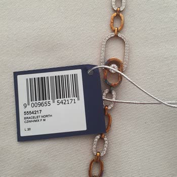 Kullanılmamış Swarovski Bileklik Kutusunda Karardı Ve Paslandı, Mağaza Yardımcı Olmuyor