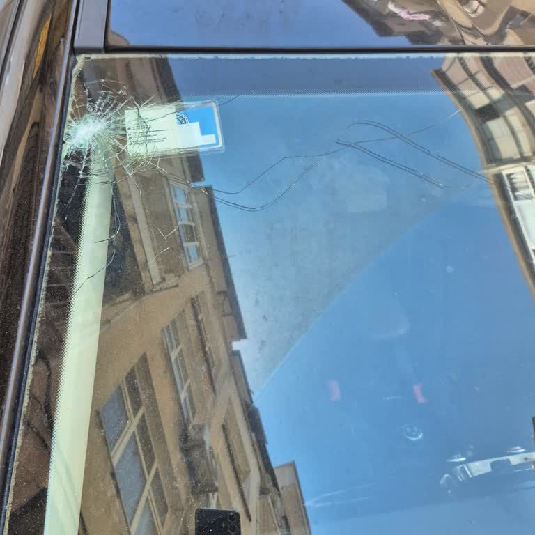 Cam Değişimi Talebinde 3 Haftadır Eksper Raporu Bekleniyor, Mağduriyet Yaşıyorum