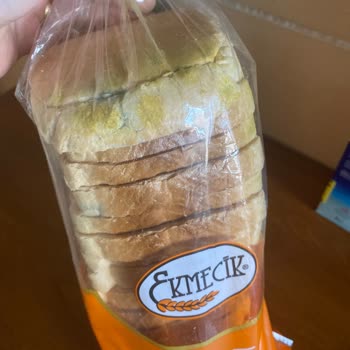 BİM'den Alınan Küflü Tost Ekmeği Sağlığımızı Riske Atıyor