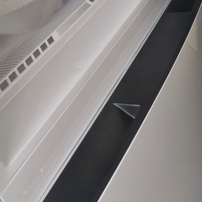 Garanti Kapsamındaki Buzdolabında Çatlak Sorunu Ve Servis Desteği Eksikliği