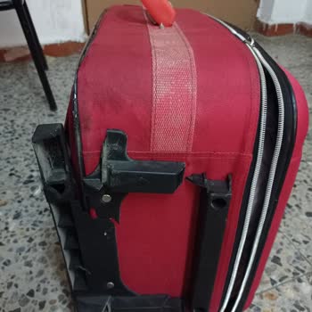 Havayolu Seyahatinde Hasarlı Valiz ve Yetersiz Destek