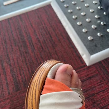 Aldığım Sandalet Kısa Sürede Yırtıldı, Müşteri Hizmetlerinden Dönüş Alamıyorum