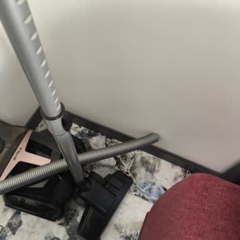 Arnica Küçük Ev Aletleri Yeni Alınan Elektrik Süpürgesinin Hortumu İlk Kullanımda Koptu!