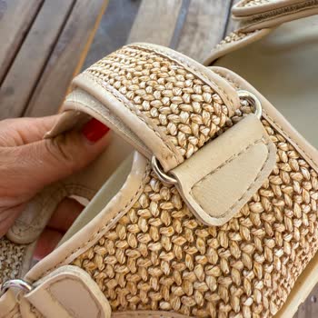 Bir Kullanımda Deforme Olan Sandalet Hayal Kırıklığı