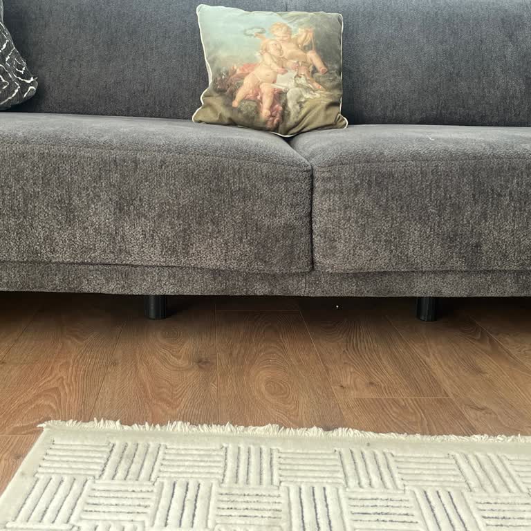 Aldığım Koltuk Takımı Hızla Çöktü, Mağduriyetim Giderilmiyor